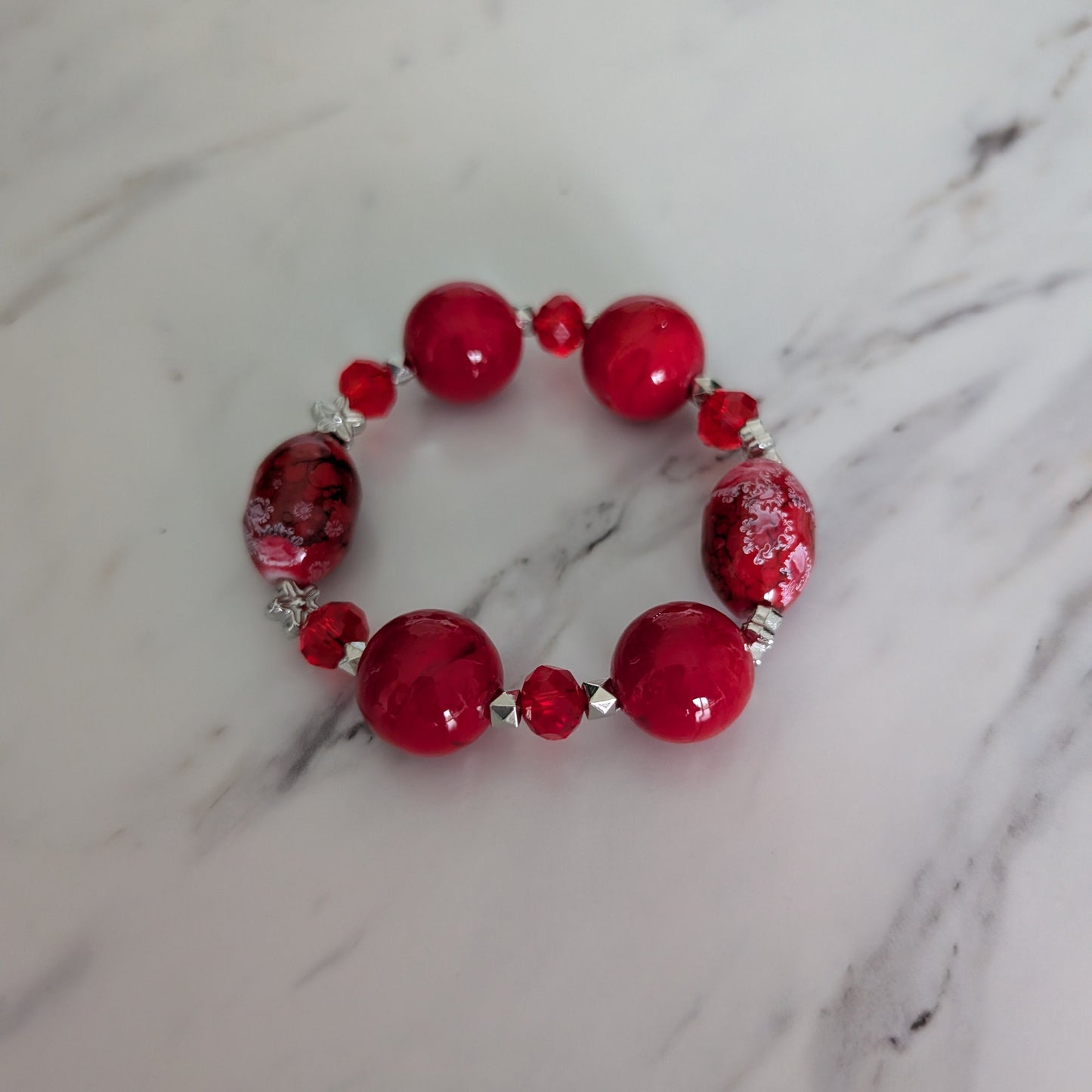 Handcrafted Red Glaze & Crystal Elastic Bracelet – Floral Accents