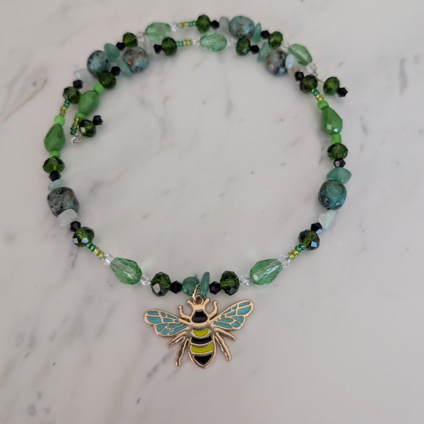 African Turquoise & Amazonite Memory Wire Choker – Gold Bee Charm Collar Necklace