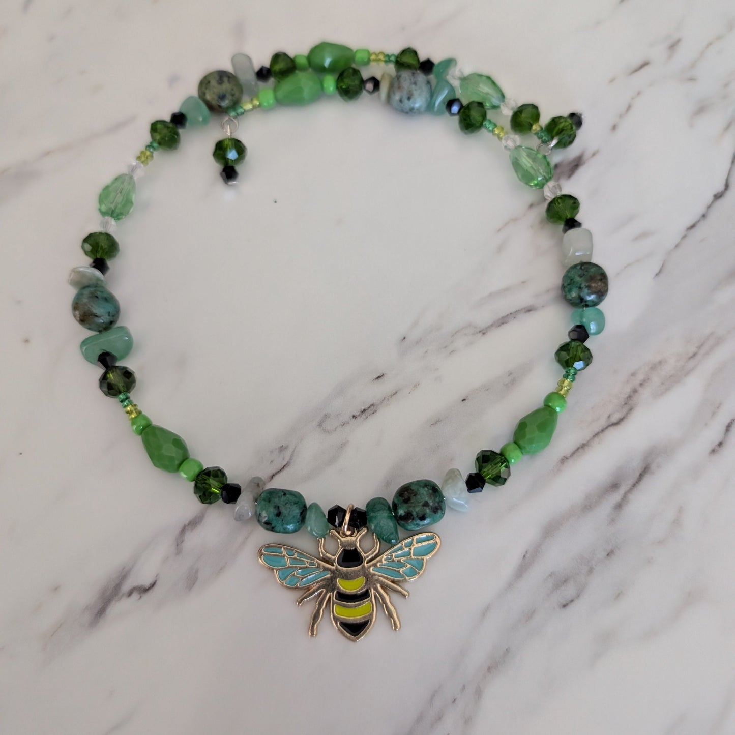 African Turquoise & Amazonite Memory Wire Choker – Gold Bee Charm Collar Necklace
