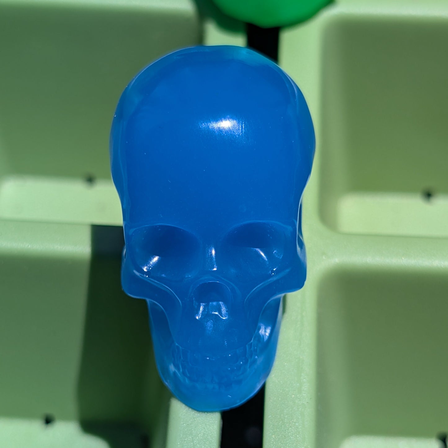 Small resin skull trinket