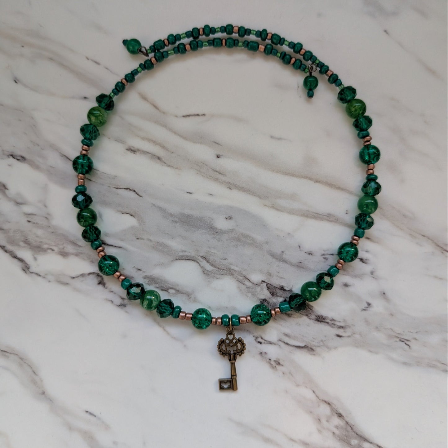 Emerald Green Crystal & Crackle Glass Memory Wire Choker with Vintage Bronze Key Pendant