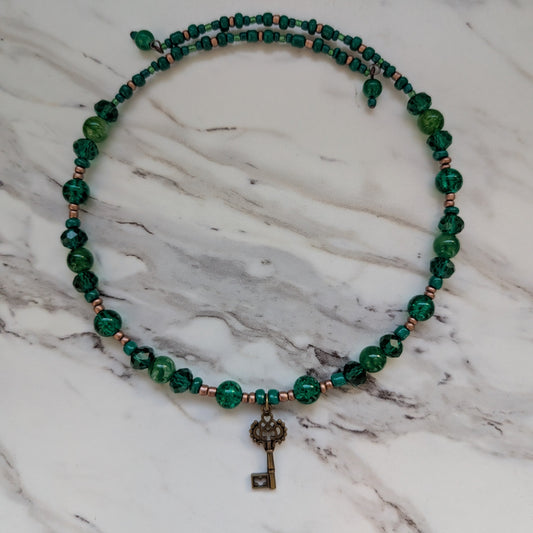 Emerald Green Crystal & Crackle Glass Memory Wire Choker with Vintage Bronze Key Pendant