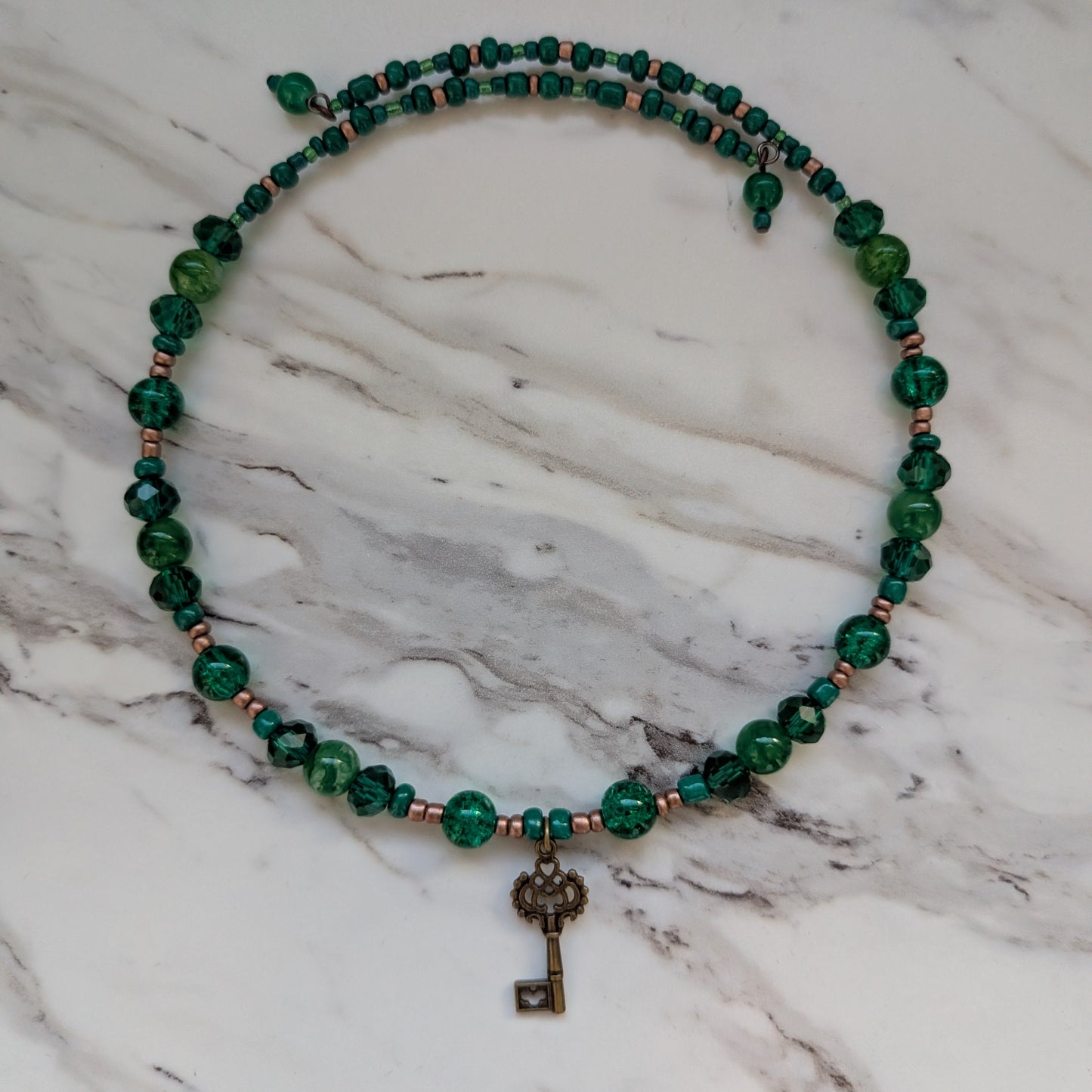 Emerald Green Crystal & Crackle Glass Memory Wire Choker with Vintage Bronze Key Pendant