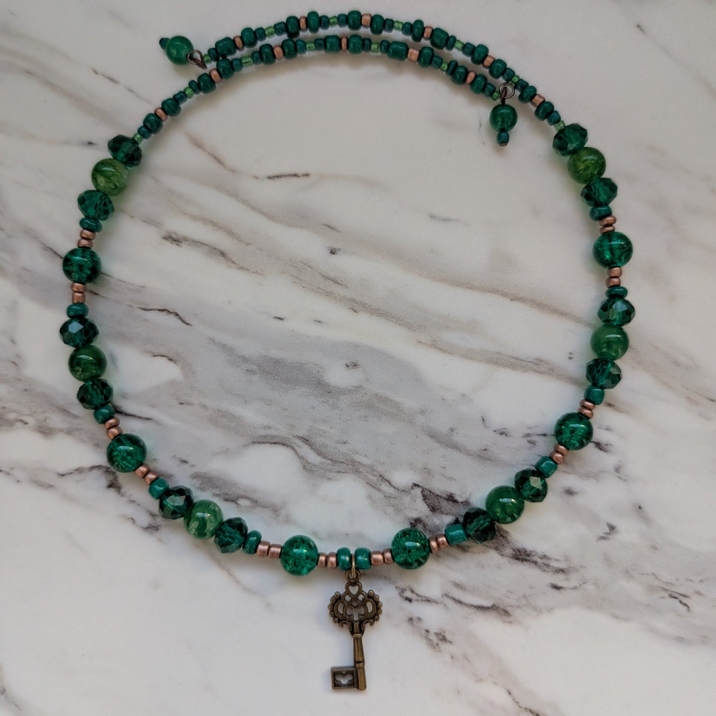 Emerald Green Crystal & Crackle Glass Memory Wire Choker with Vintage Bronze Key Pendant