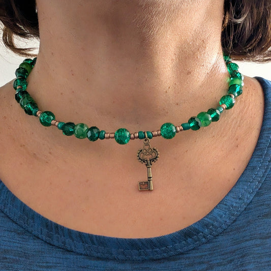 Emerald Green Crystal & Crackle Glass Memory Wire Choker with Vintage Bronze Key Pendant