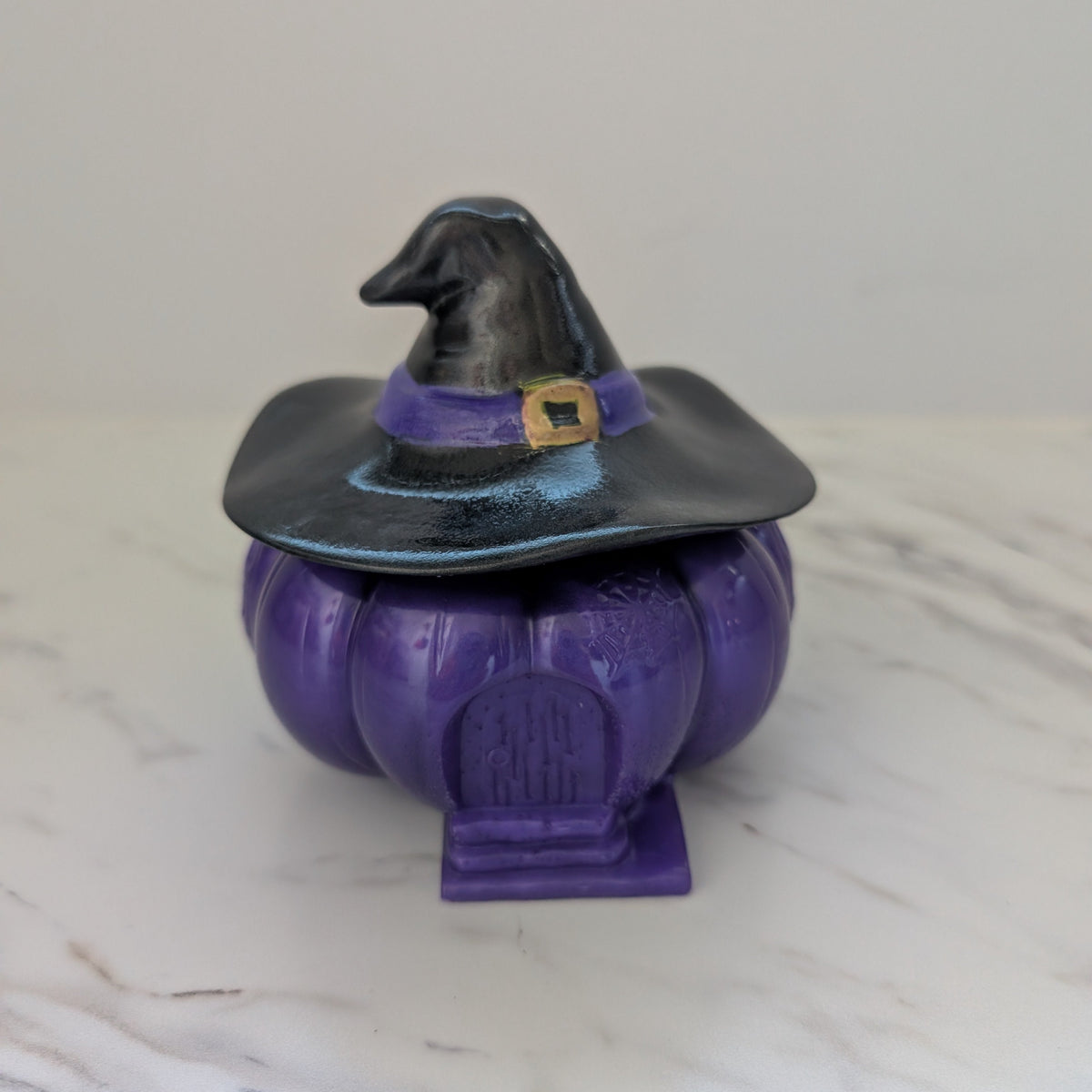 Resin pumpkin house trinket with hat lid