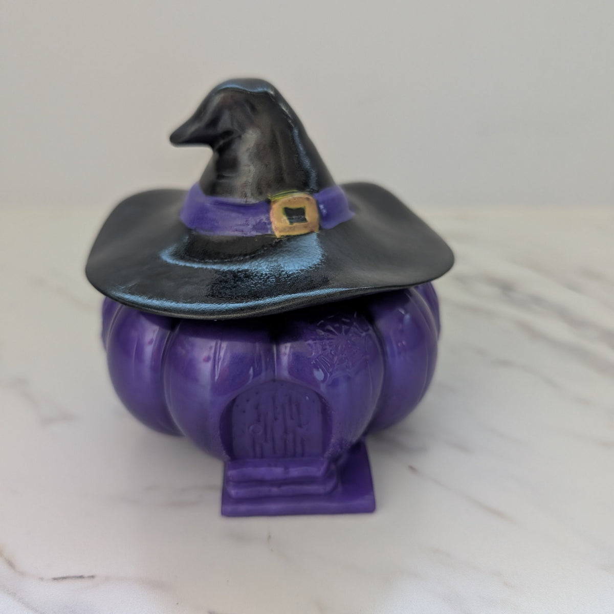 Resin pumpkin house trinket with hat lid