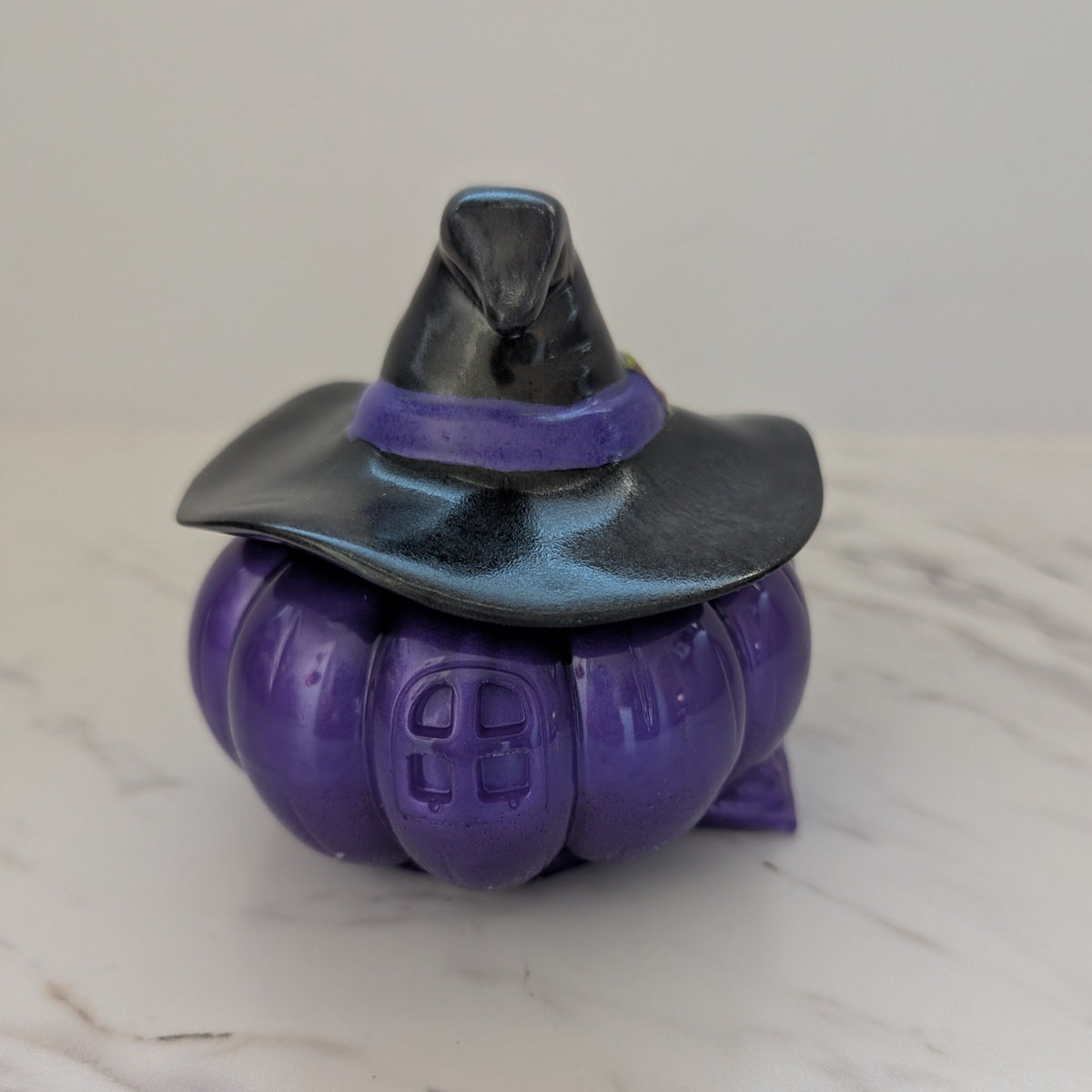 Resin pumpkin house trinket with hat lid