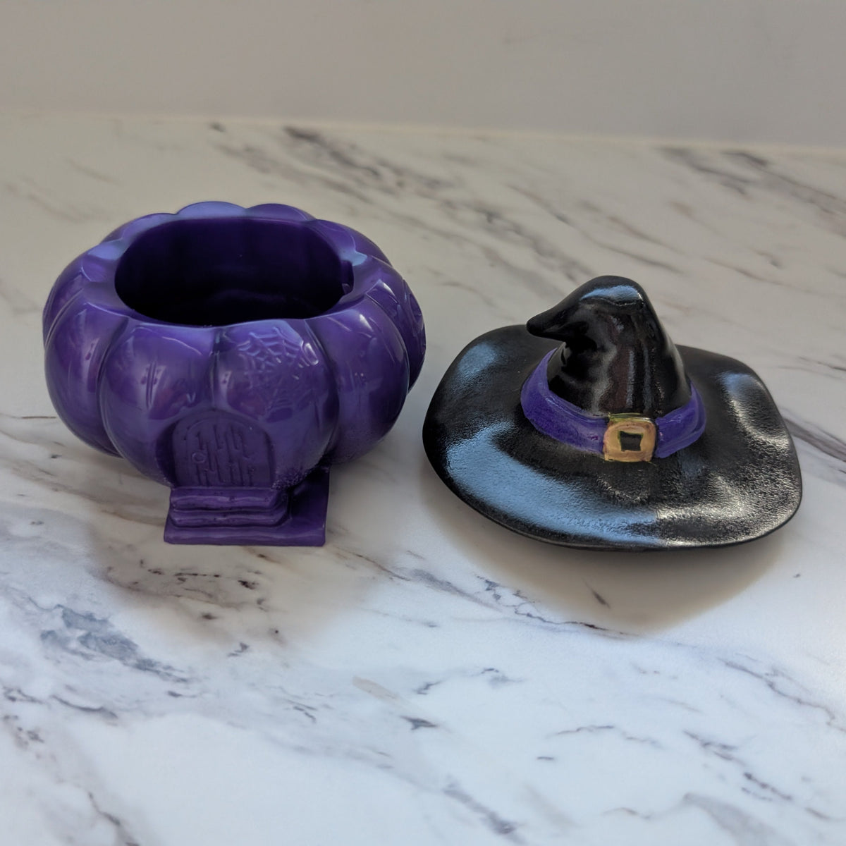 Resin pumpkin house trinket with hat lid