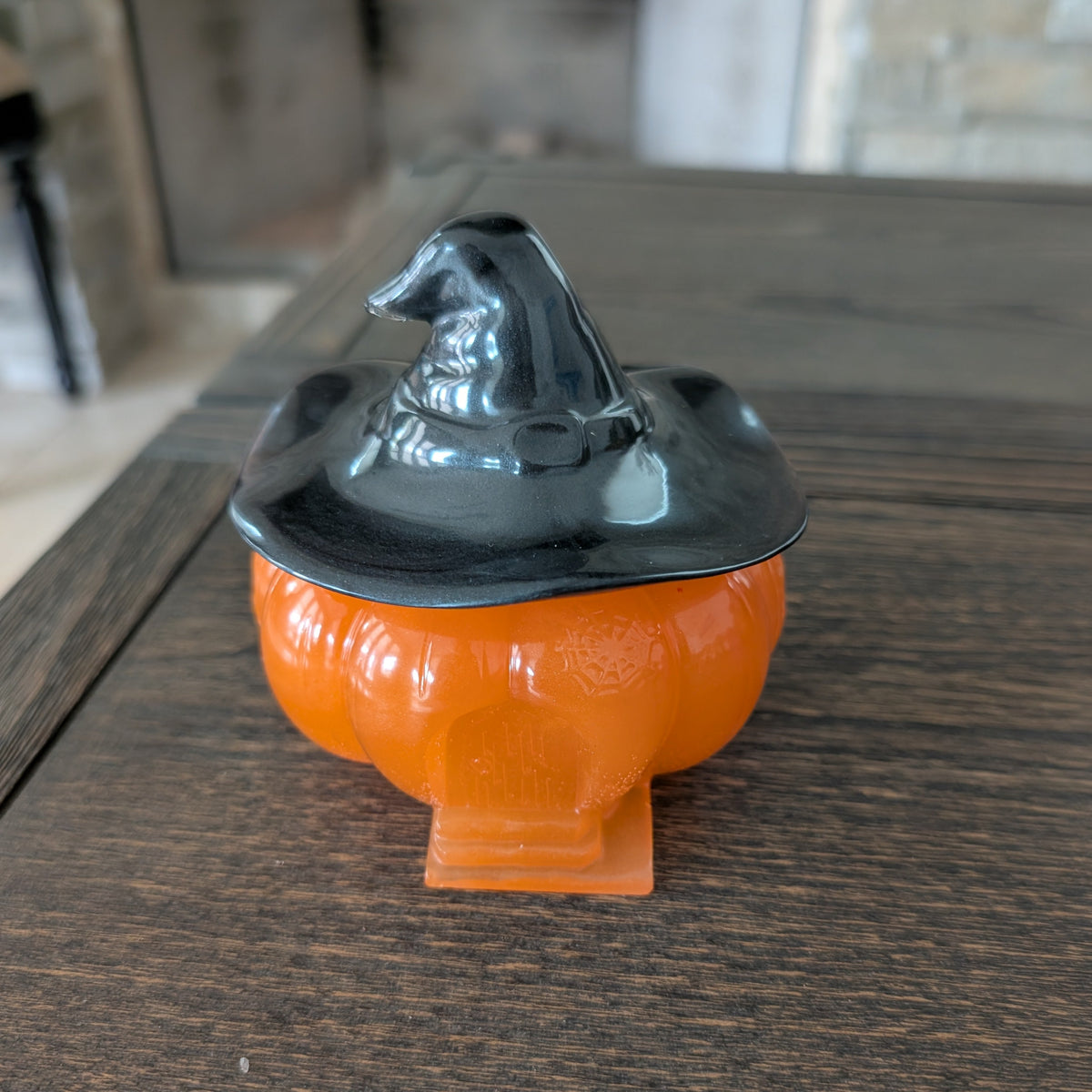 Resin pumpkin house trinket with hat lid