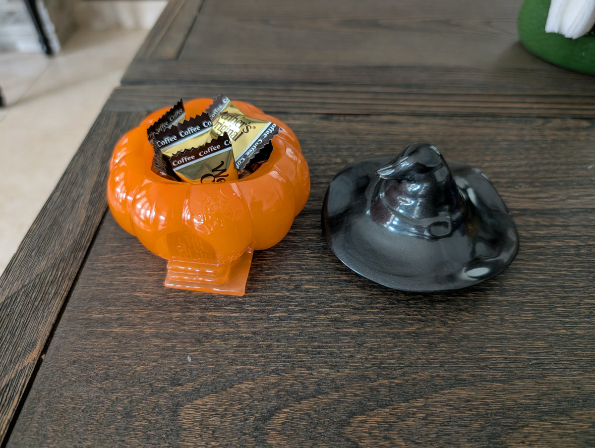 Resin pumpkin house trinket with hat lid