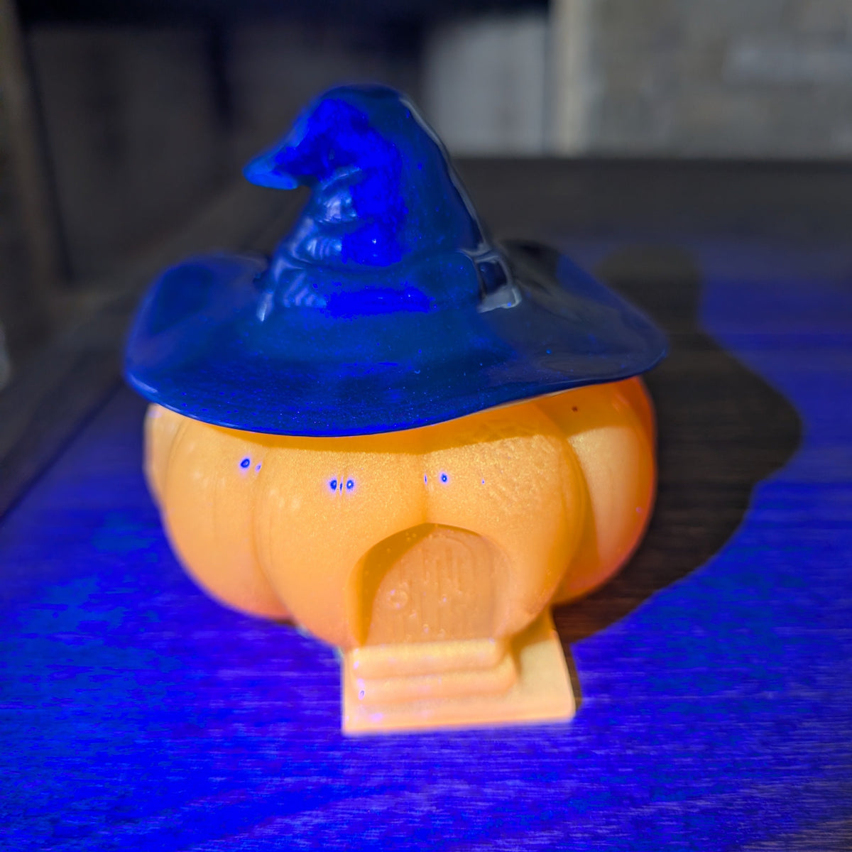 Resin pumpkin house trinket with hat lid