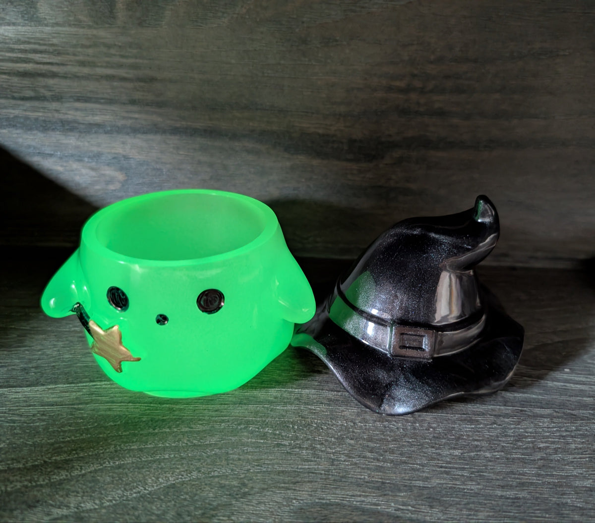 Handcrafted Resin Ghost Trinket Jar with Witch Hat Lid | Glow-in-the-Dark, Classic Pearl White & Mystical Purple