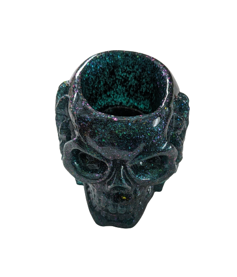 Knickknack - Resin hear no evil skull trinket