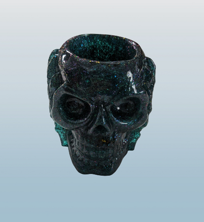 Knickknack - Resin hear no evil skull trinket