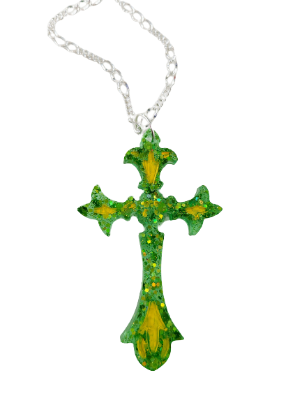 Necklace - 17.5 inches silver figaro chain with green yellow resin cross