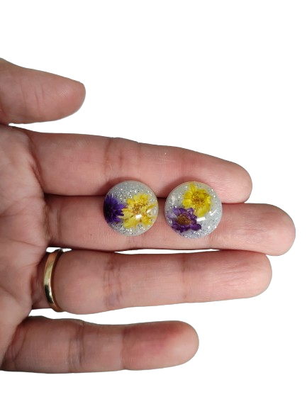 Earrings - 3D Dried flowers Resin on post