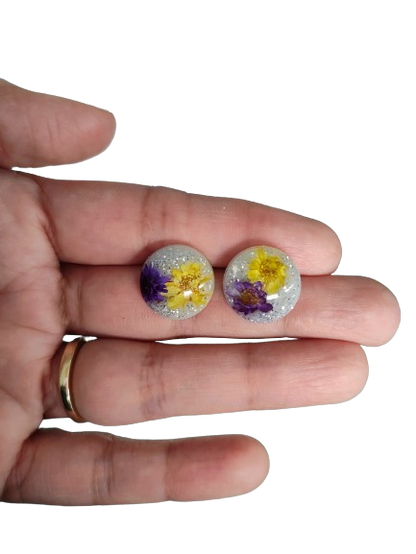 Earrings - 3D Dried flowers Resin on post