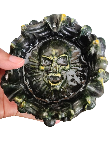 Knickknack - Resin skull dish