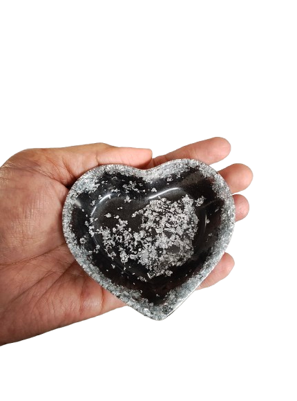 Knickknack - Resin heart trinket dish