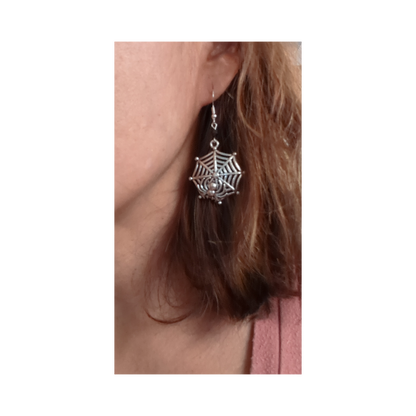 Earrings - Silver spider/spiderweb with bead on hook