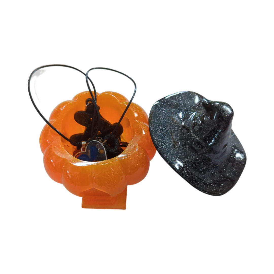 Knickknack - Resin pumpkin house trinket with hat lid