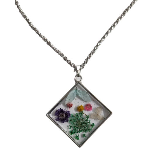 Necklace - 17.5 inches 3mm stainless steel rolo chain with resin and flowers silver pendant