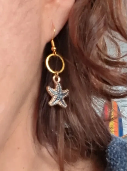 Earrings - Small gold circle with starfish charm on gold hook