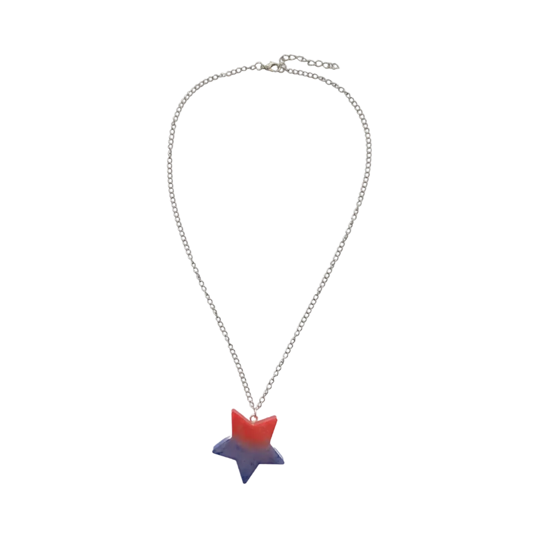 Necklace - 20 inches Resin star on stainless steel curb chain