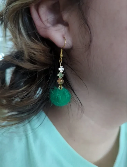 Earrings - 18K Gold Four Leaf Clover Spacer Beads 5x5 mm Metal and green pompom on gold hook